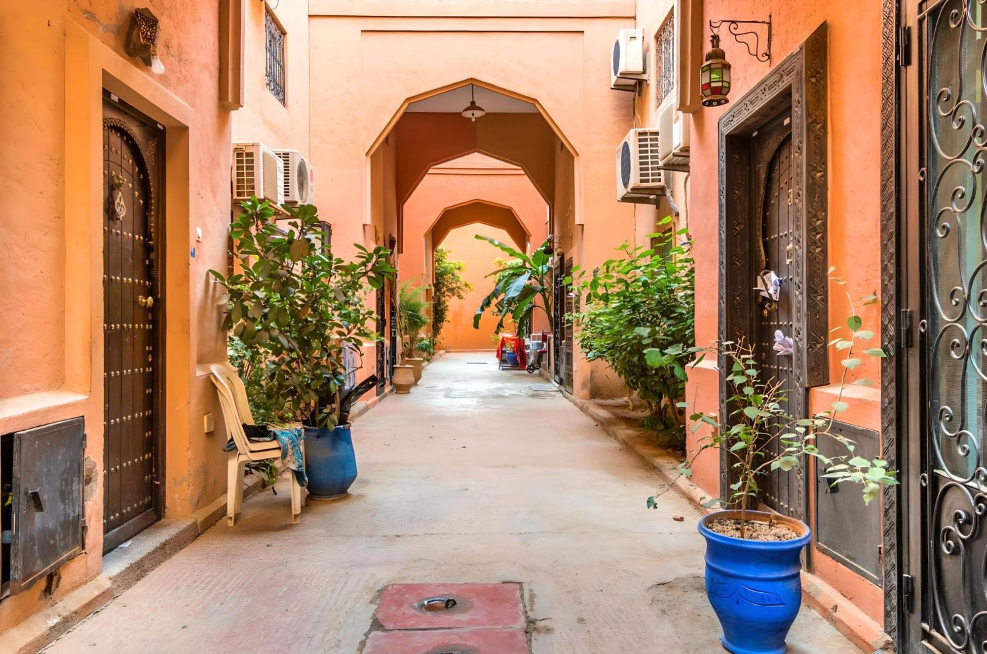 Tres Beau Riad A Marrakech Avec Piscines Villa Marrakesh Exterior foto