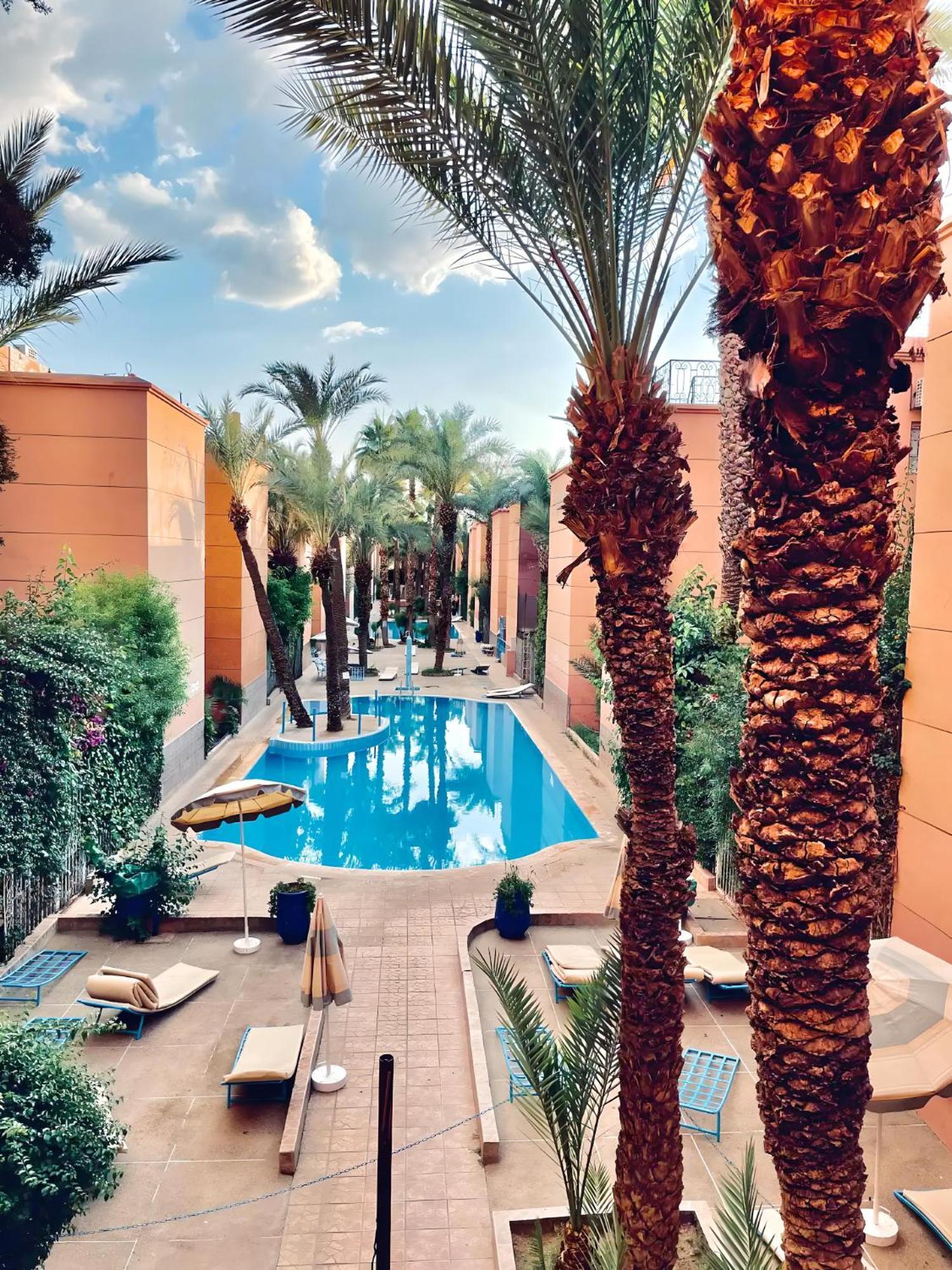 Tres Beau Riad A Marrakech Avec Piscines Villa Marrakesh Exterior foto